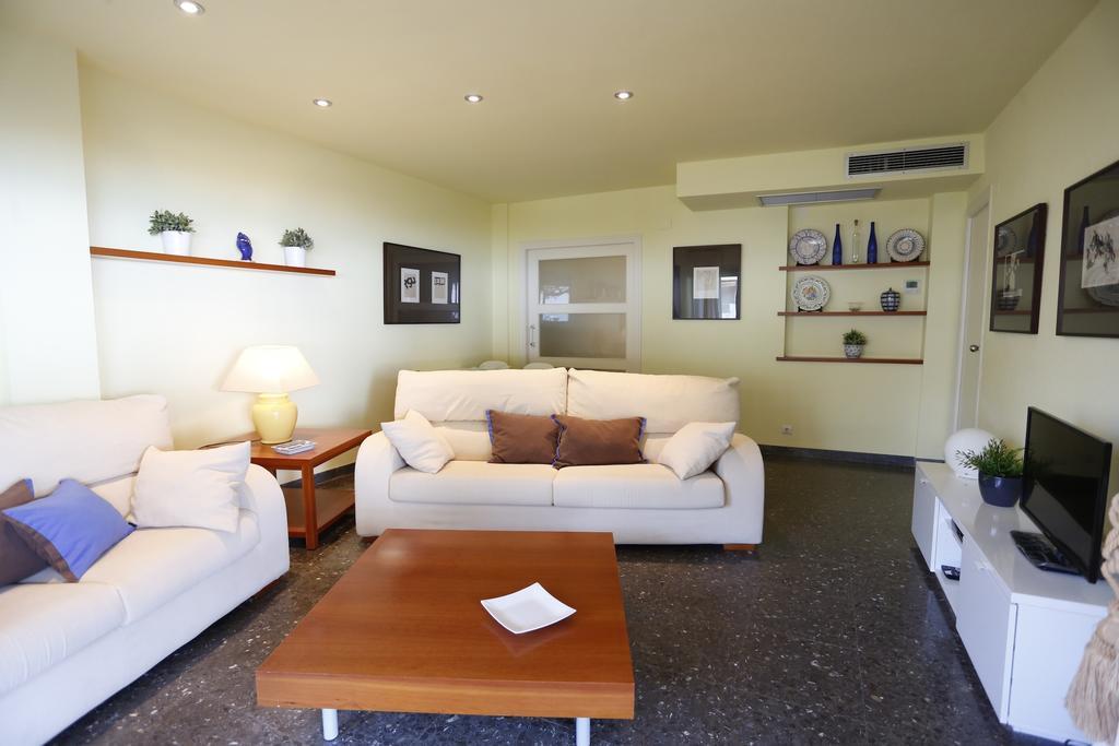 Apartamentos Alquihouse Vilafortuny Камбрілс Номер фото