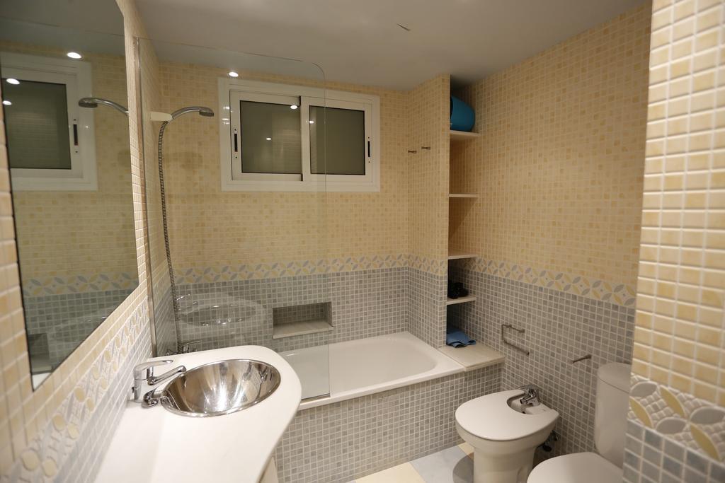 Apartamentos Alquihouse Vilafortuny Камбрілс Номер фото