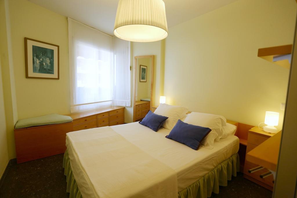 Apartamentos Alquihouse Vilafortuny Камбрілс Номер фото