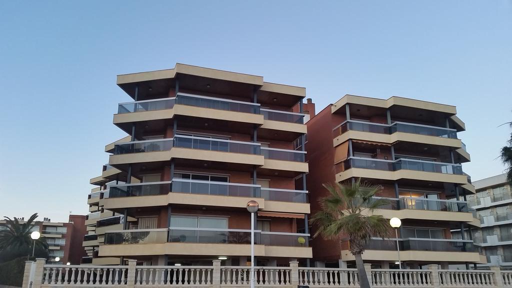 Apartamentos Alquihouse Vilafortuny Камбрілс Екстер'єр фото
